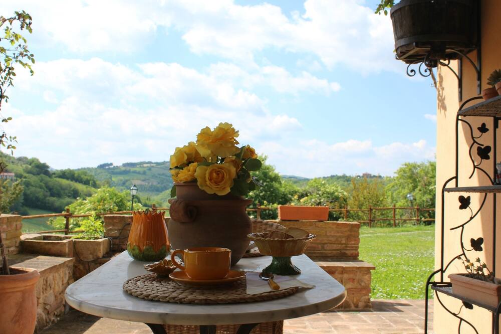 Photo of Patio Balcony in Avigliano Umbrio