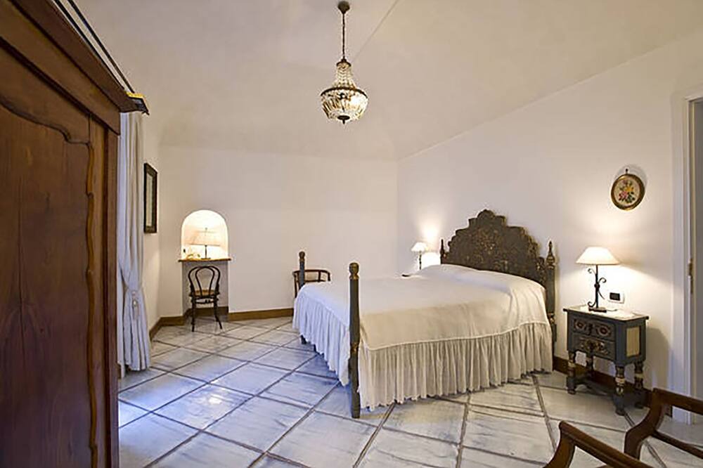 Photo of Bedroom in Pogerola