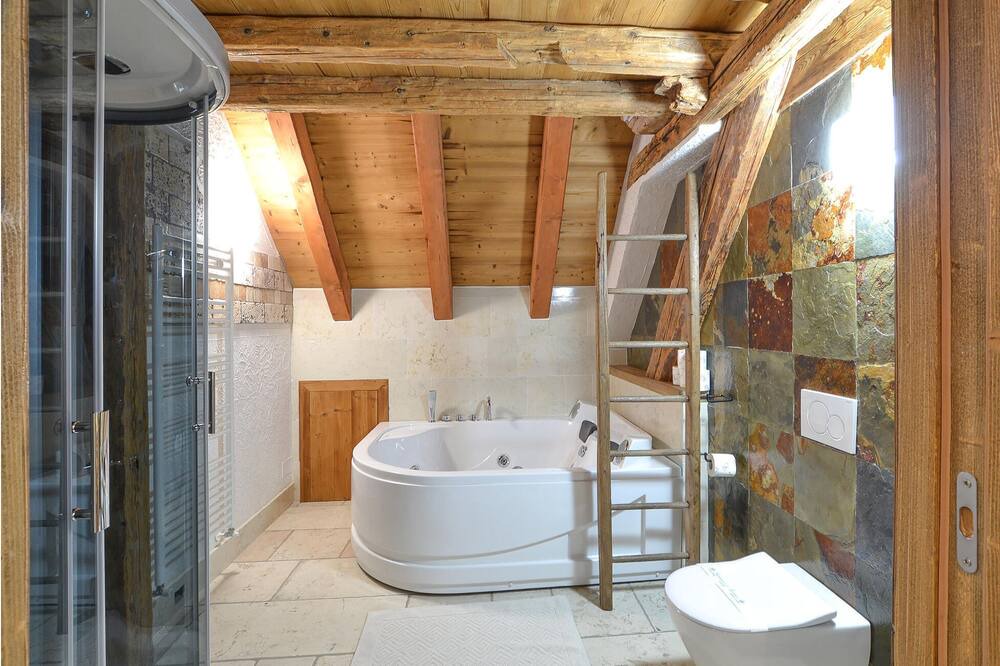 Photo of Bathroom in Ovaro