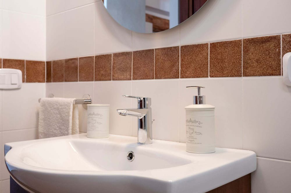 Photo of Bathroom in Mombaroccio