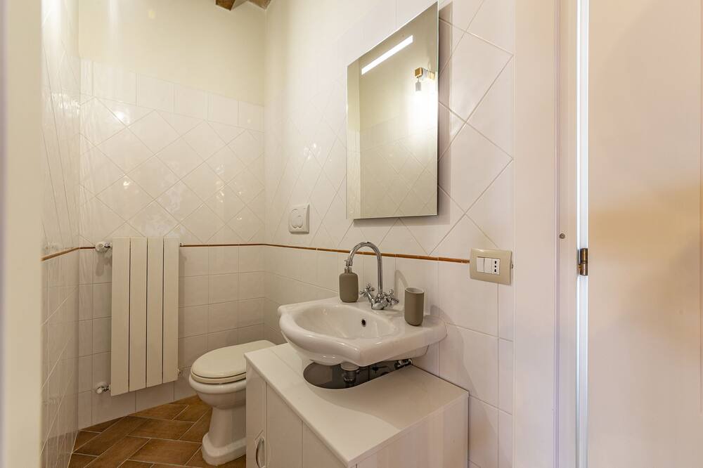 Photo of Bathroom in Ficulle