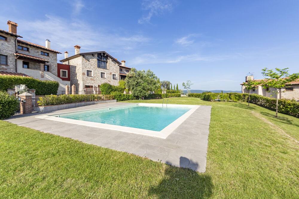 Photo of Outdoor in Ficulle