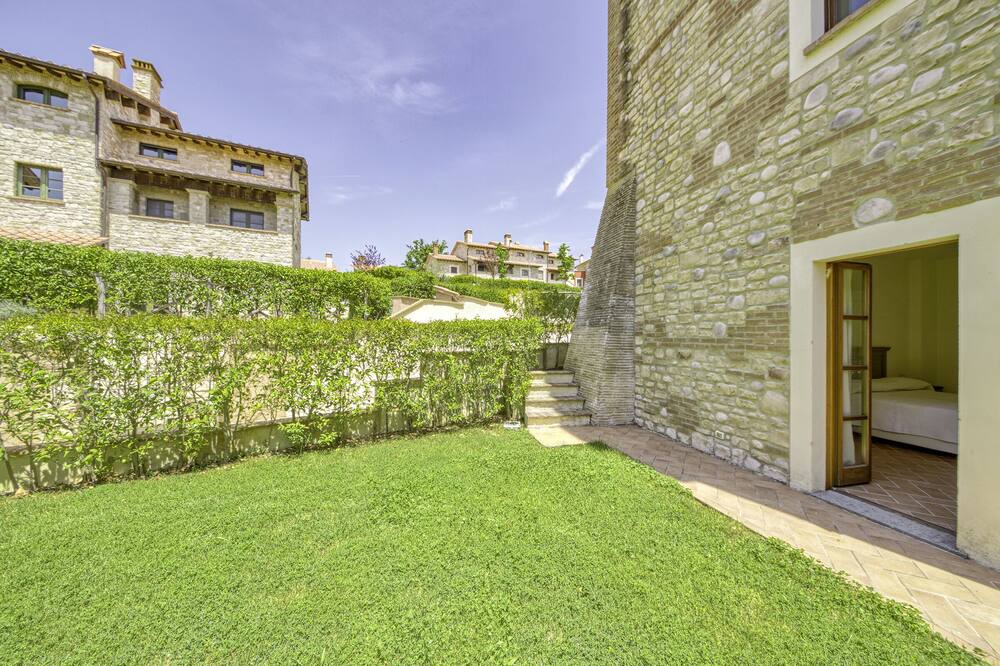 Photo of Outdoor in Ficulle