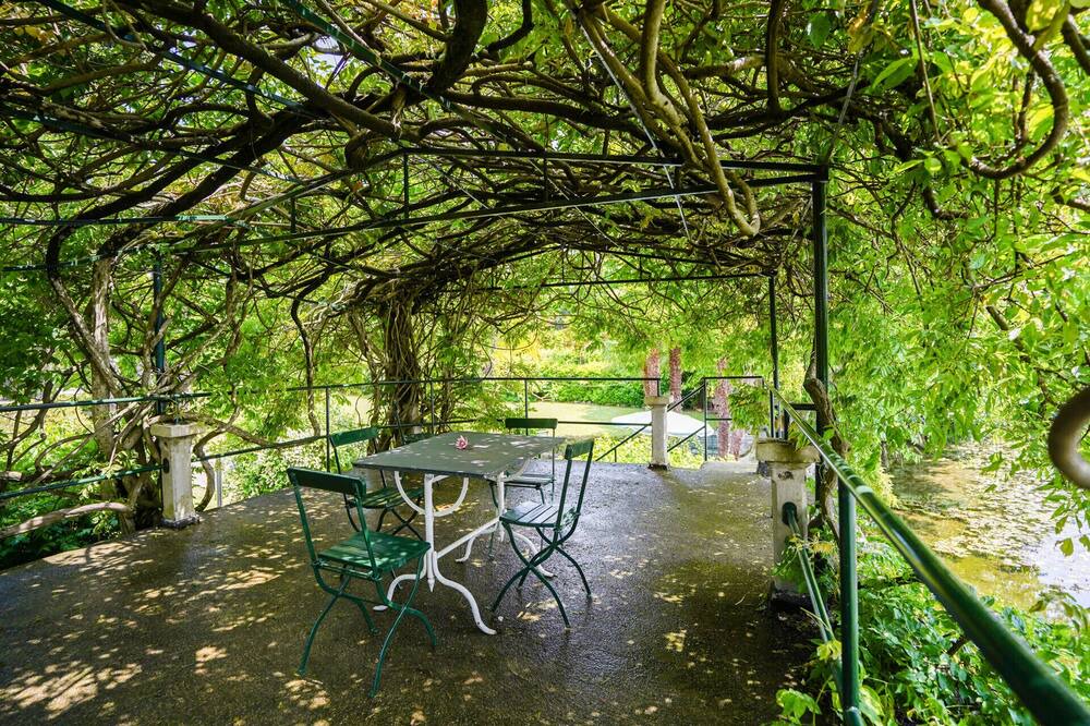Photo of Outdoor in Monate