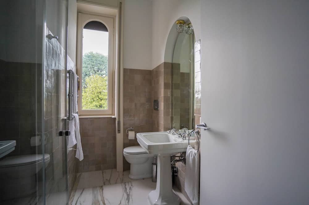 Photo of Bathroom in Monate