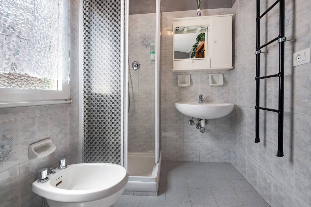 Photo of Bathroom in Borzonasca