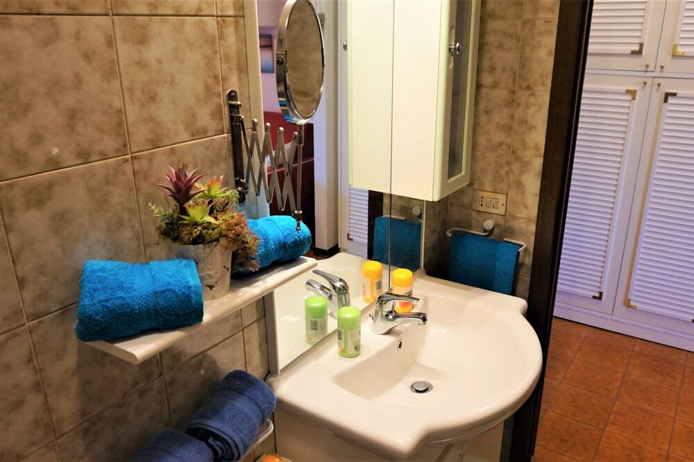 Photo of Bathroom in Aprilia Marittima