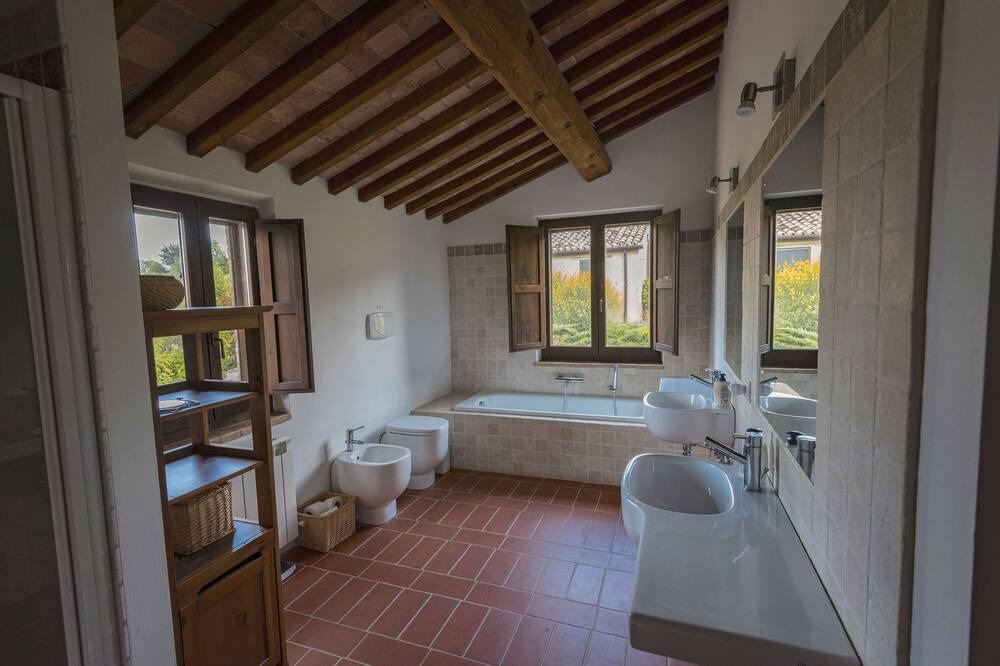 Photo of Bathroom in Santa Maria d'Alto Cielo