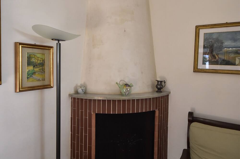 Photo of Livingroom in Torre Santa Sabina