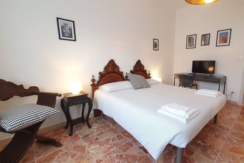 Photo of Bedroom in Forli