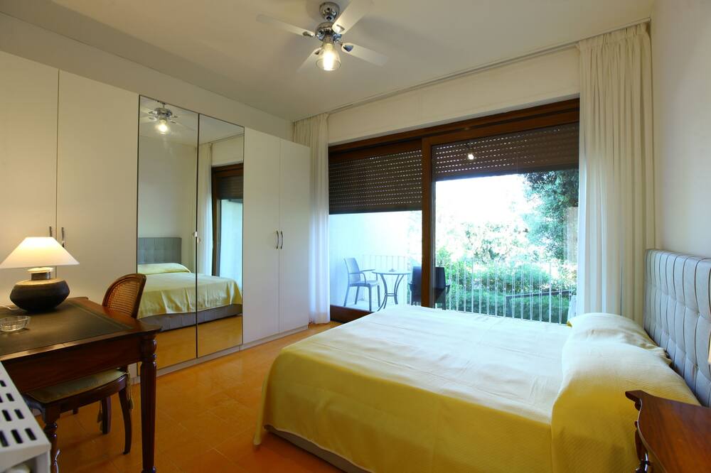 Photo of Bedroom in Fregenae