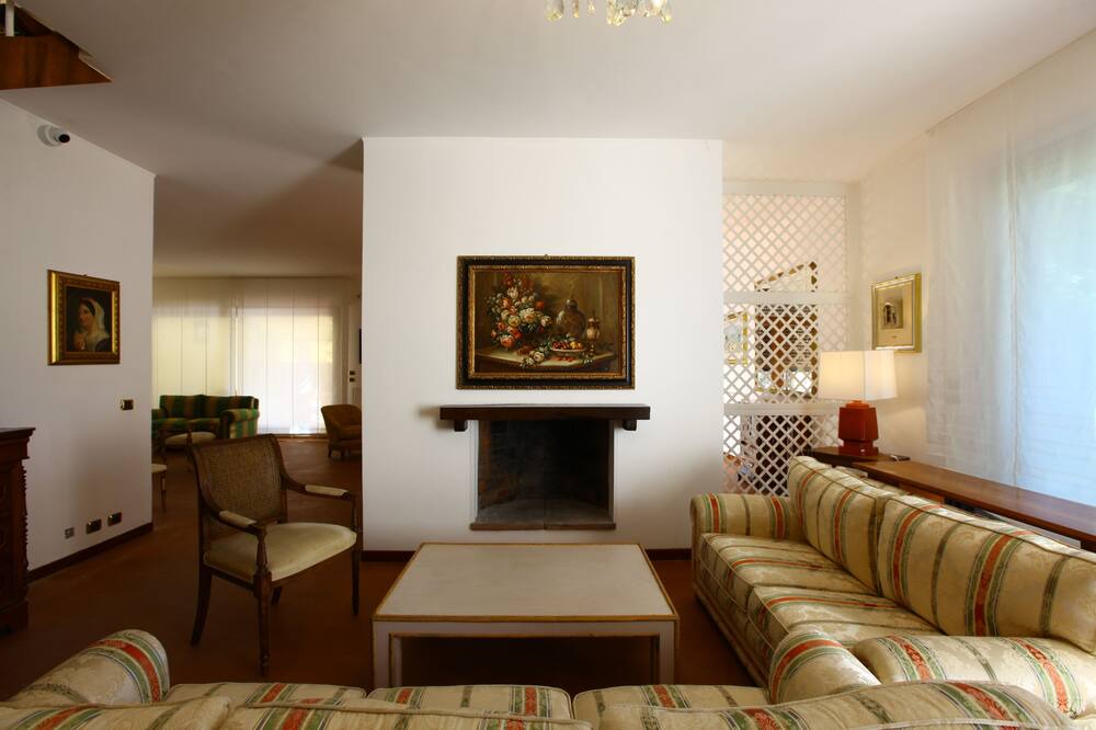 Photo of Livingroom in Fregenae