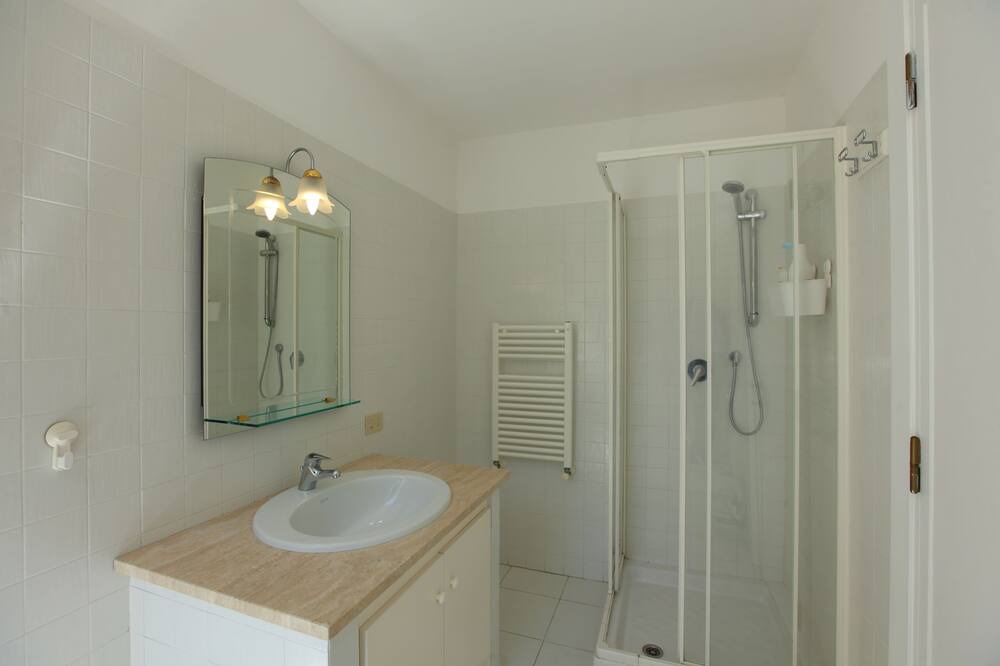 Photo of Bathroom in Fregenae