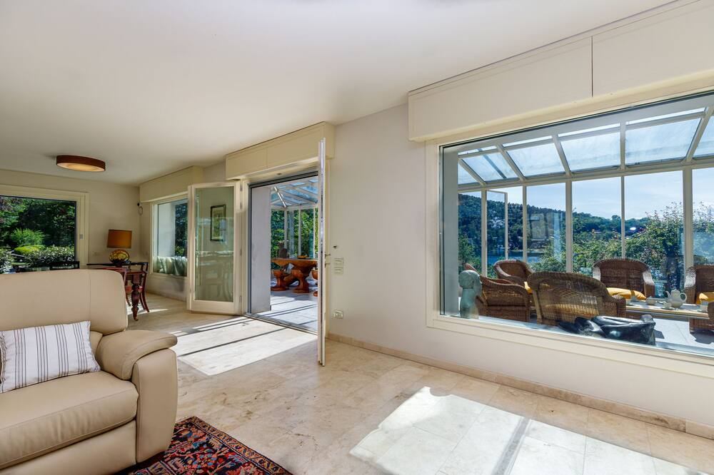 Photo of Livingroom in Comabbio