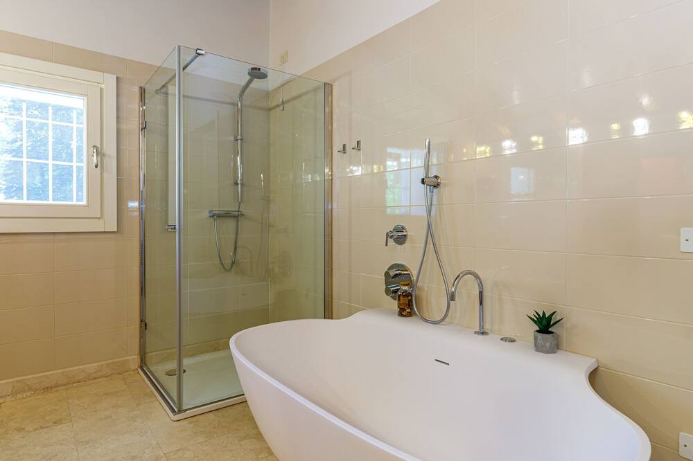 Photo of Bathroom in Comabbio