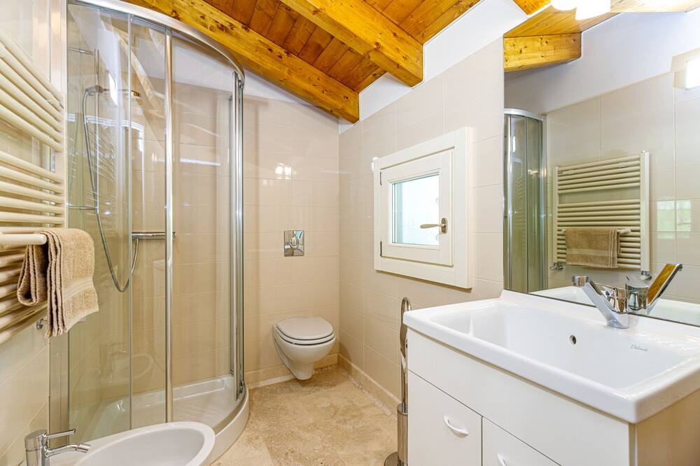 Photo of Bathroom in Comabbio