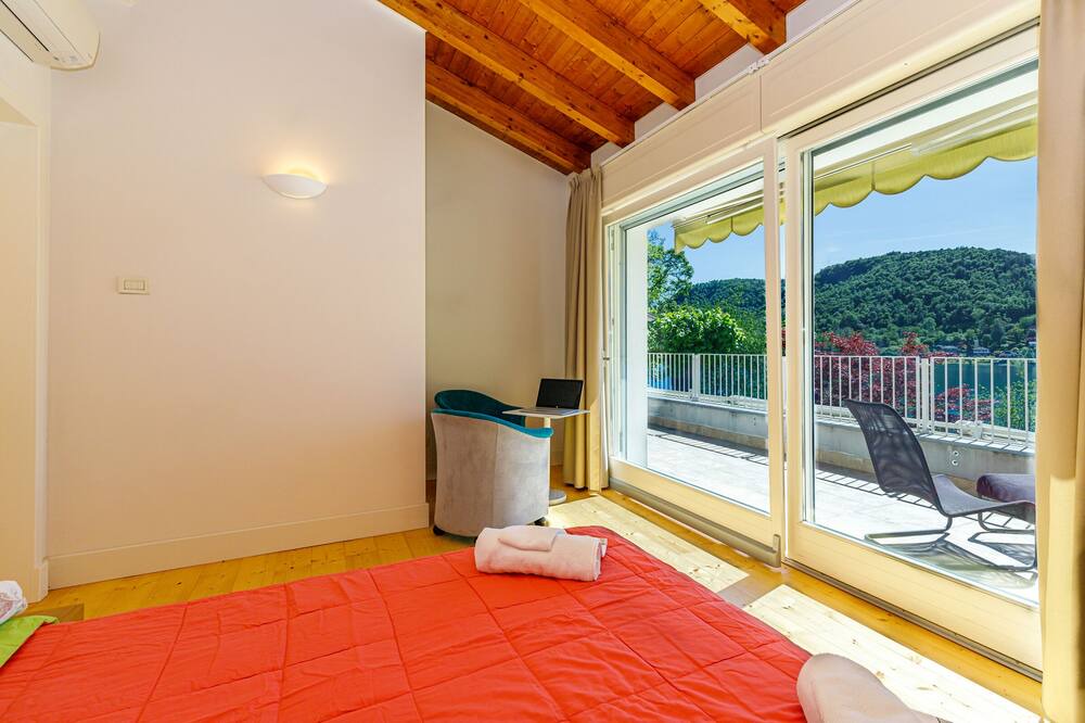 Photo of Bedroom in Comabbio