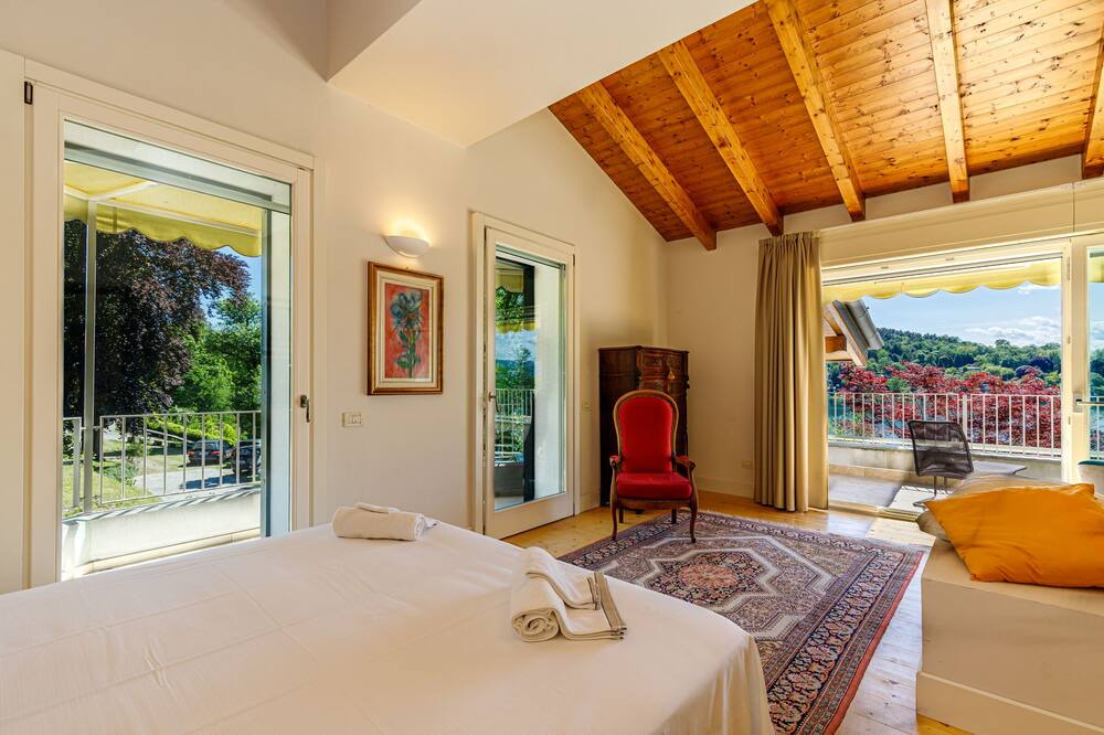 Photo of Bedroom in Comabbio