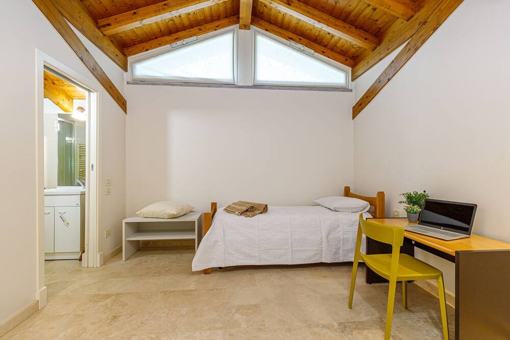 Photo of Bedroom in Comabbio