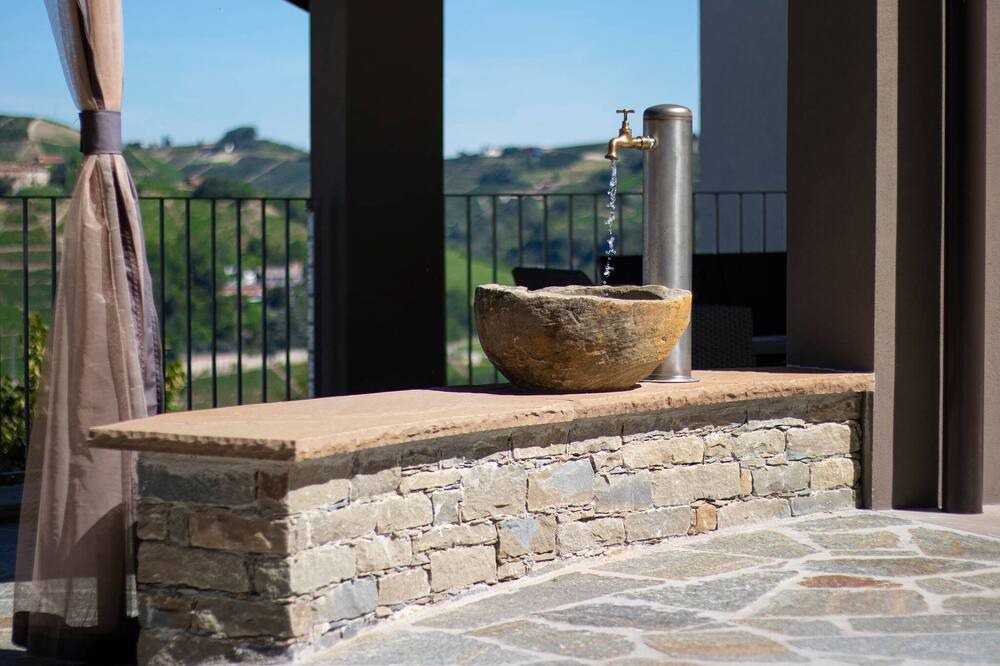 Photo of Patio Balcony in Santo Stefano Belbo