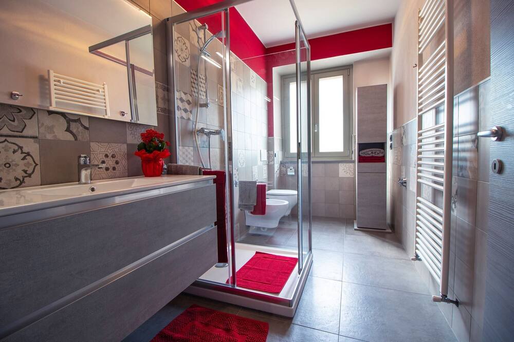 Photo of Bathroom in Santo Stefano Belbo