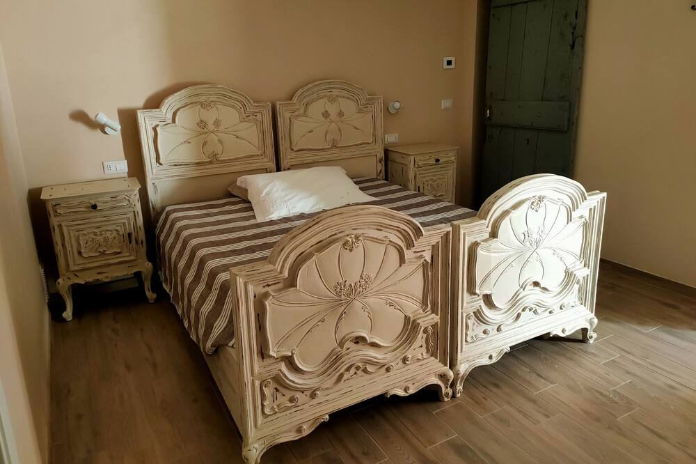 Photo of Bedroom in Santo Stefano Belbo