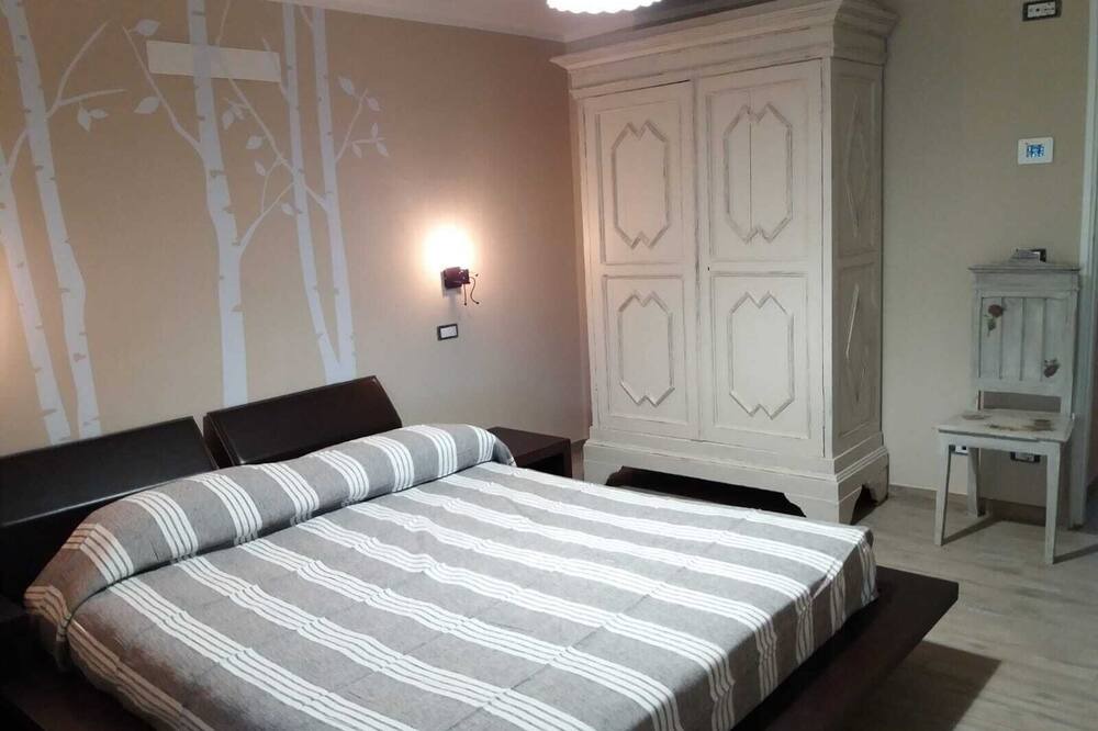 Photo of Bedroom in Santo Stefano Belbo