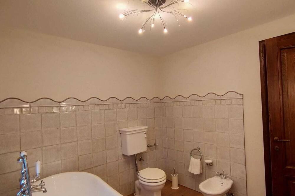 Photo of Bathroom in Pila