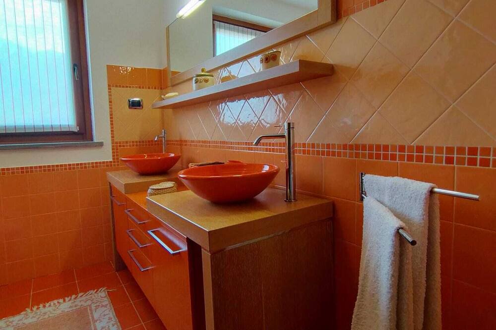 Photo of Bathroom in Pila
