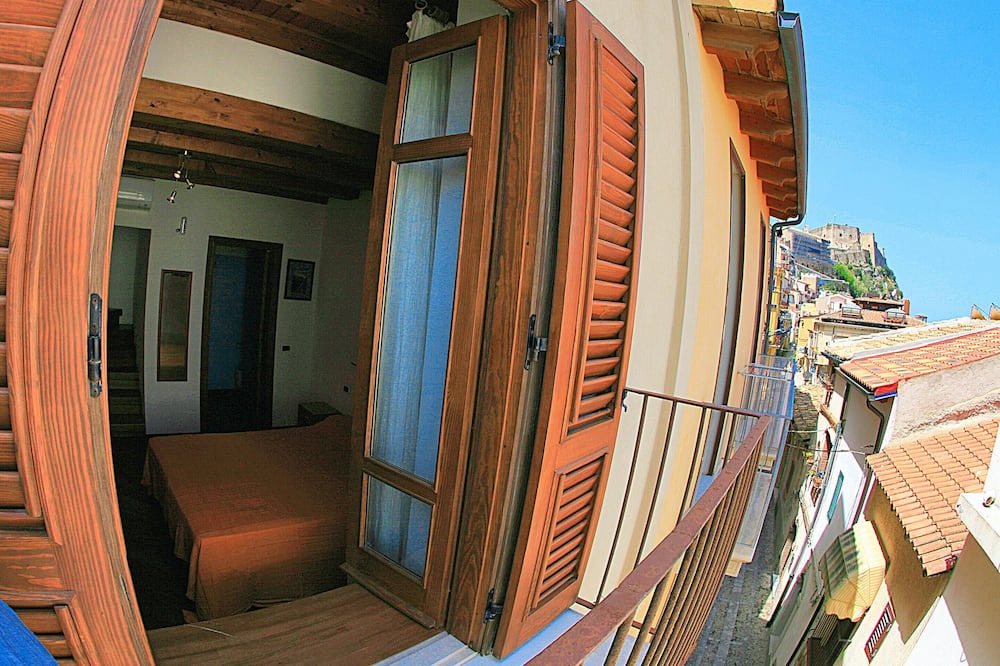 Photo of Patio Balcony in Scilla