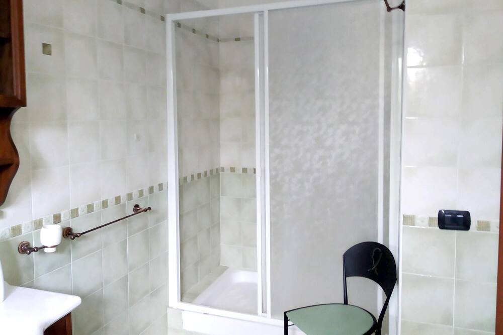 Photo of Bathroom in Eboli