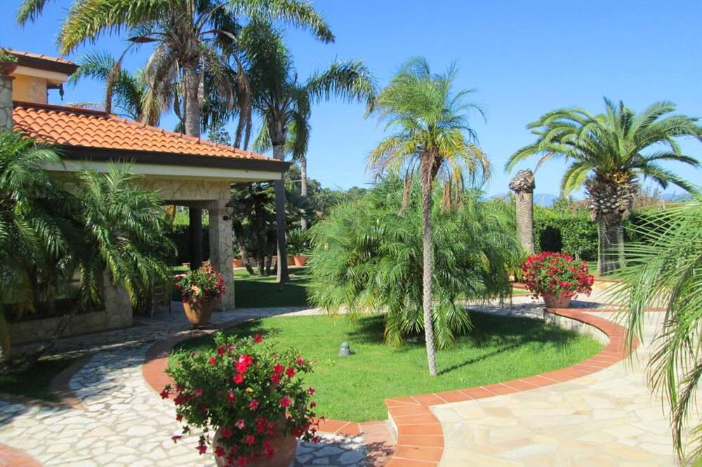 Photo of Outdoor in Eboli
