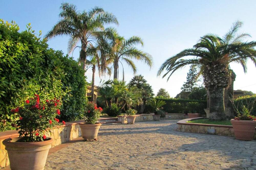 Photo of Outdoor in Eboli