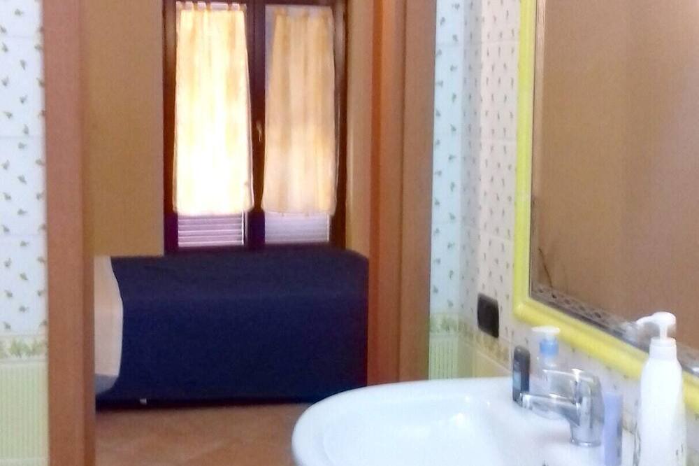 Photo of Bathroom in Eboli