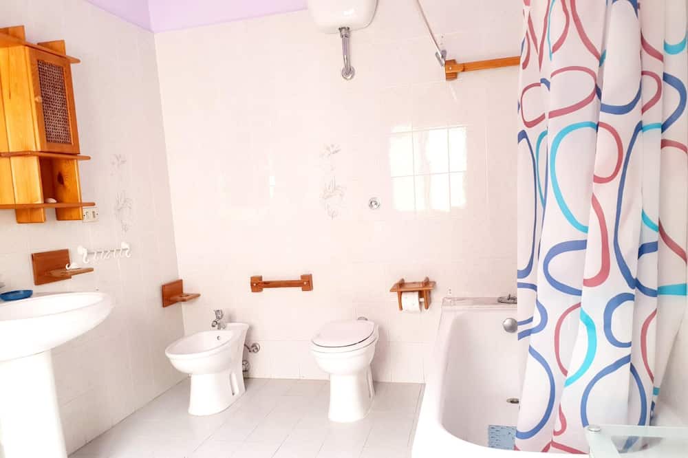 Photo of Bathroom in Solarussa