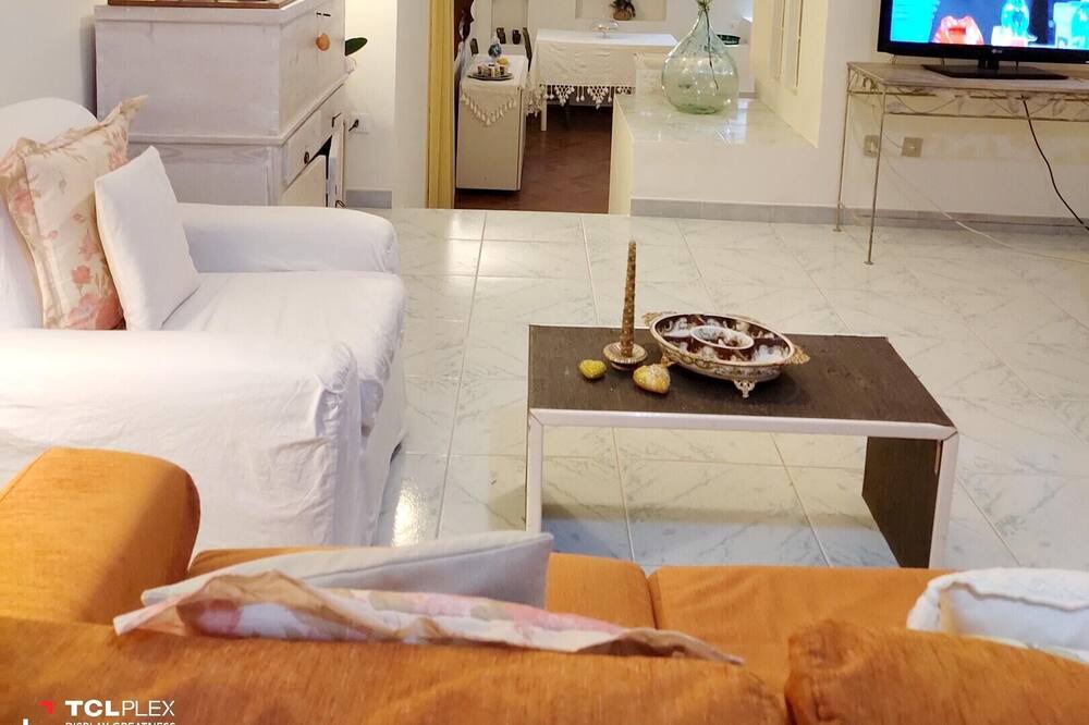Photo of Livingroom in Tollo