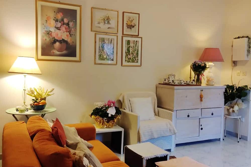 Photo of Livingroom in Tollo