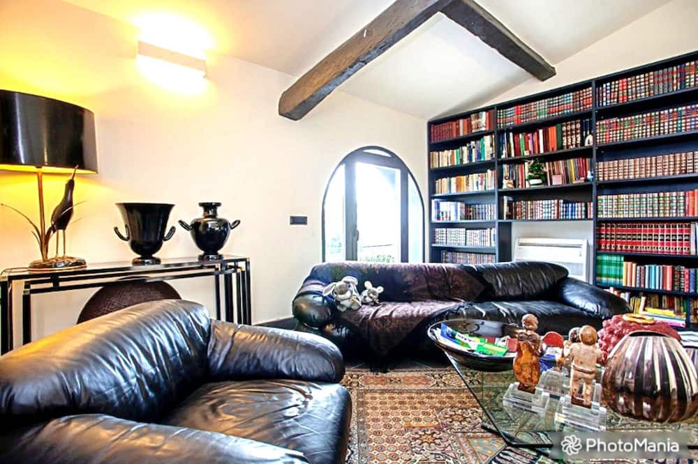 Photo of Livingroom in Gesturi