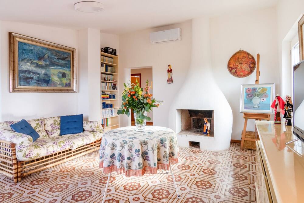 Photo of Livingroom in Cucco-Riviere