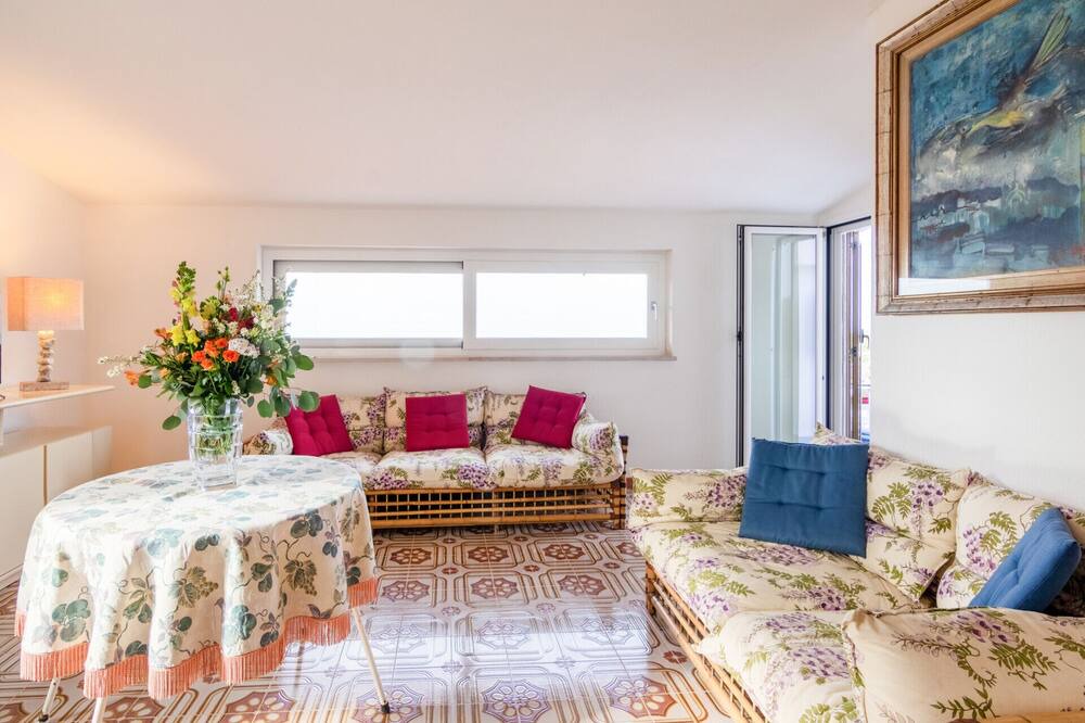Photo of Livingroom in Cucco-Riviere