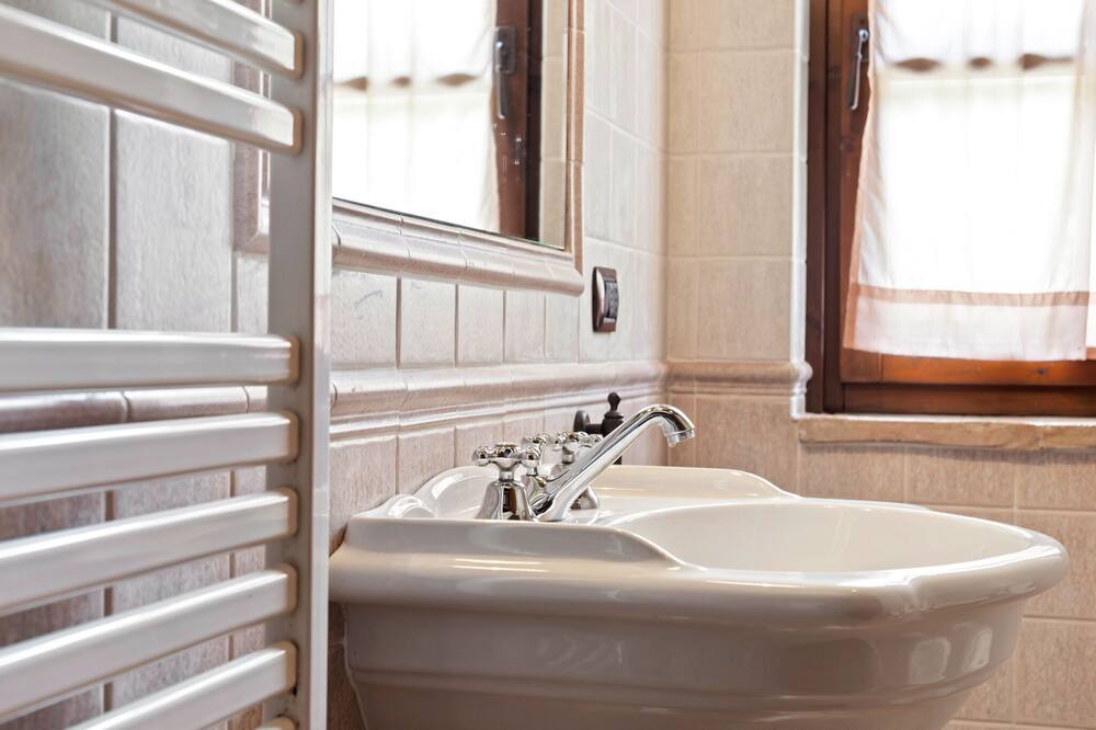Photo of Bathroom in Montoro