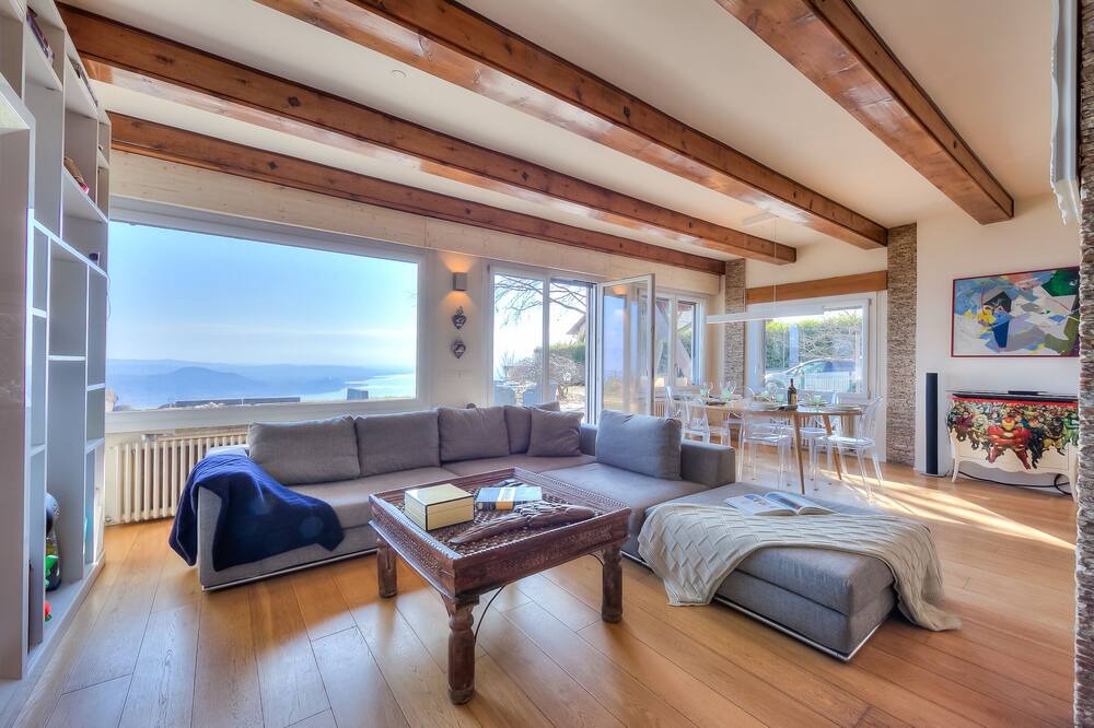 Photo of Livingroom in Nebbiuno