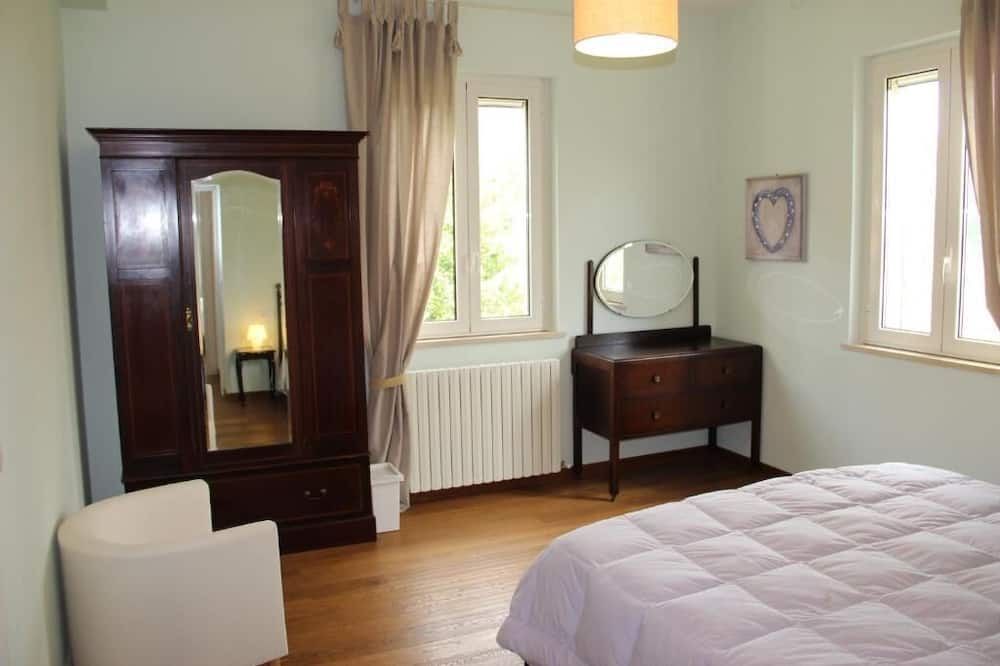 Photo of Bedroom in Venarotta