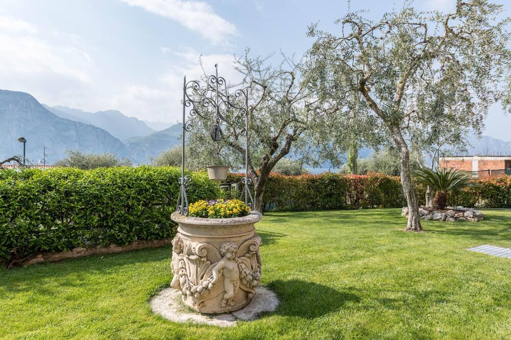Photo of Outdoor in Assenza