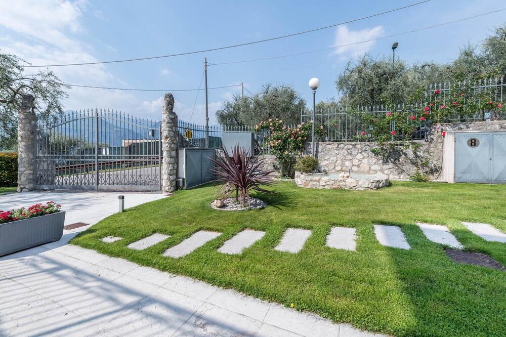 Photo of Outdoor in Assenza