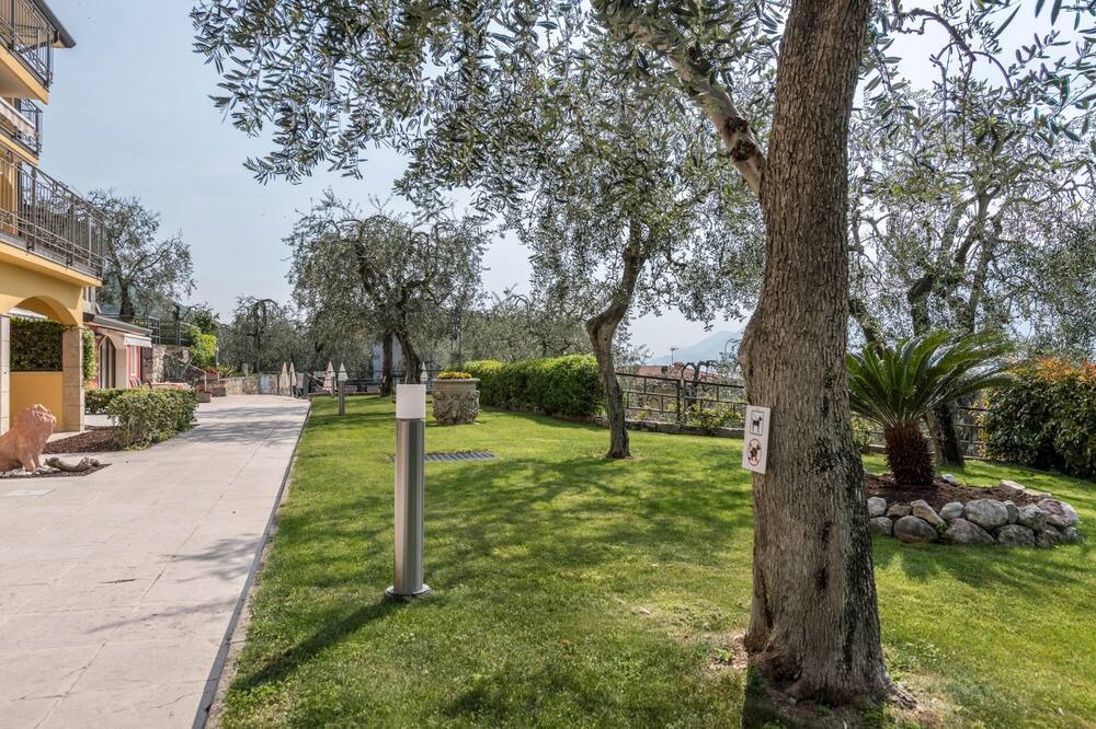 Photo of Outdoor in Assenza