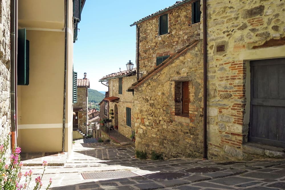 Photo of Outdoor in Montieri