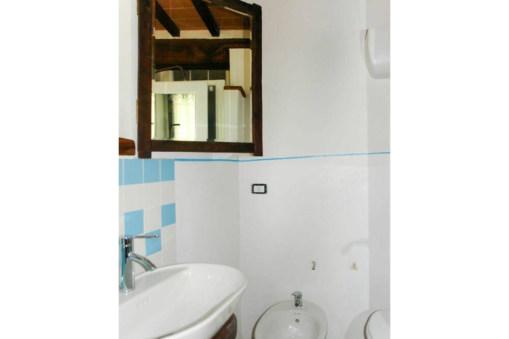 Photo of Bathroom in Montieri
