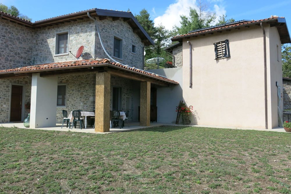 Photo of Bedroom in Molazzana