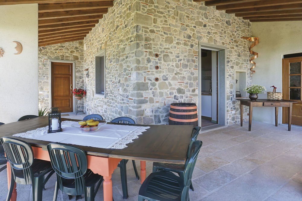 Photo of Bedroom in Molazzana